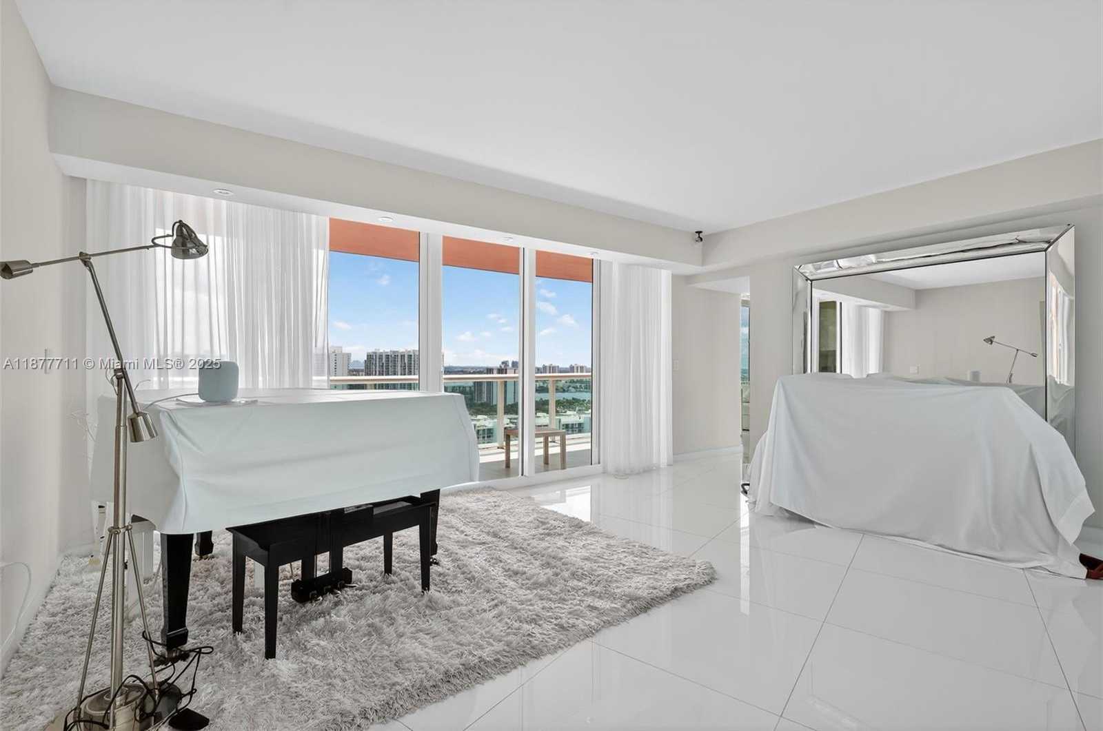 Small Image of 3370 HIDDEN BAY DR #2915, Aventura Number 11