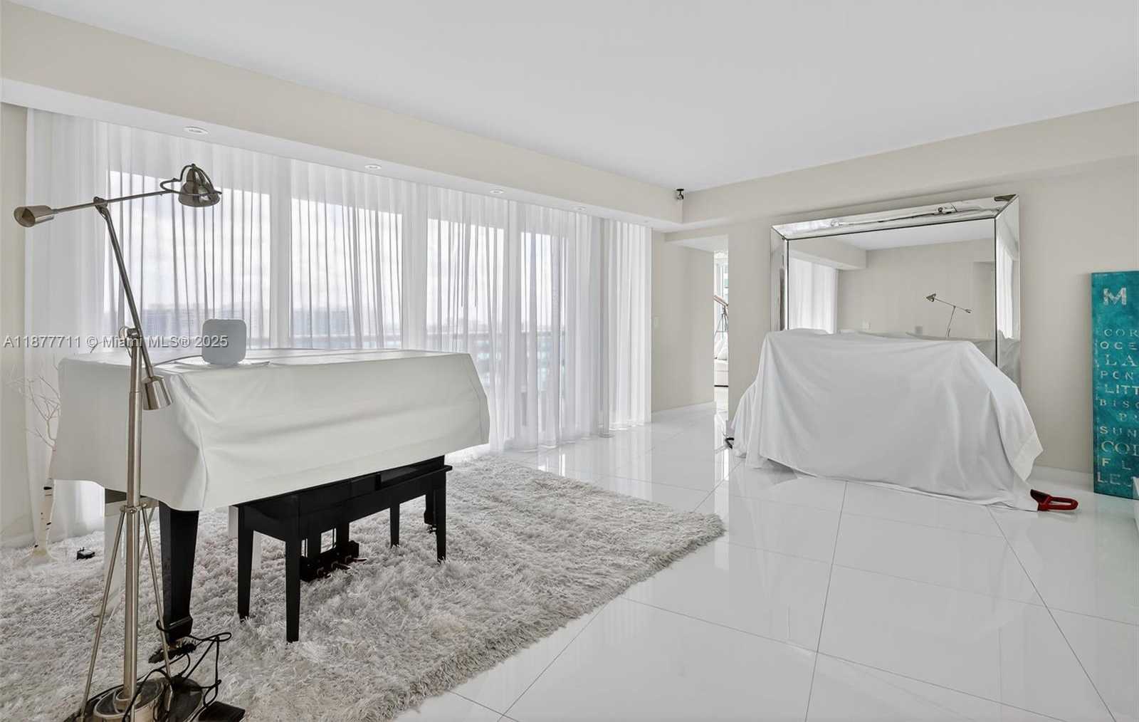 Small Image of 3370 HIDDEN BAY DR #2915, Aventura Number 13