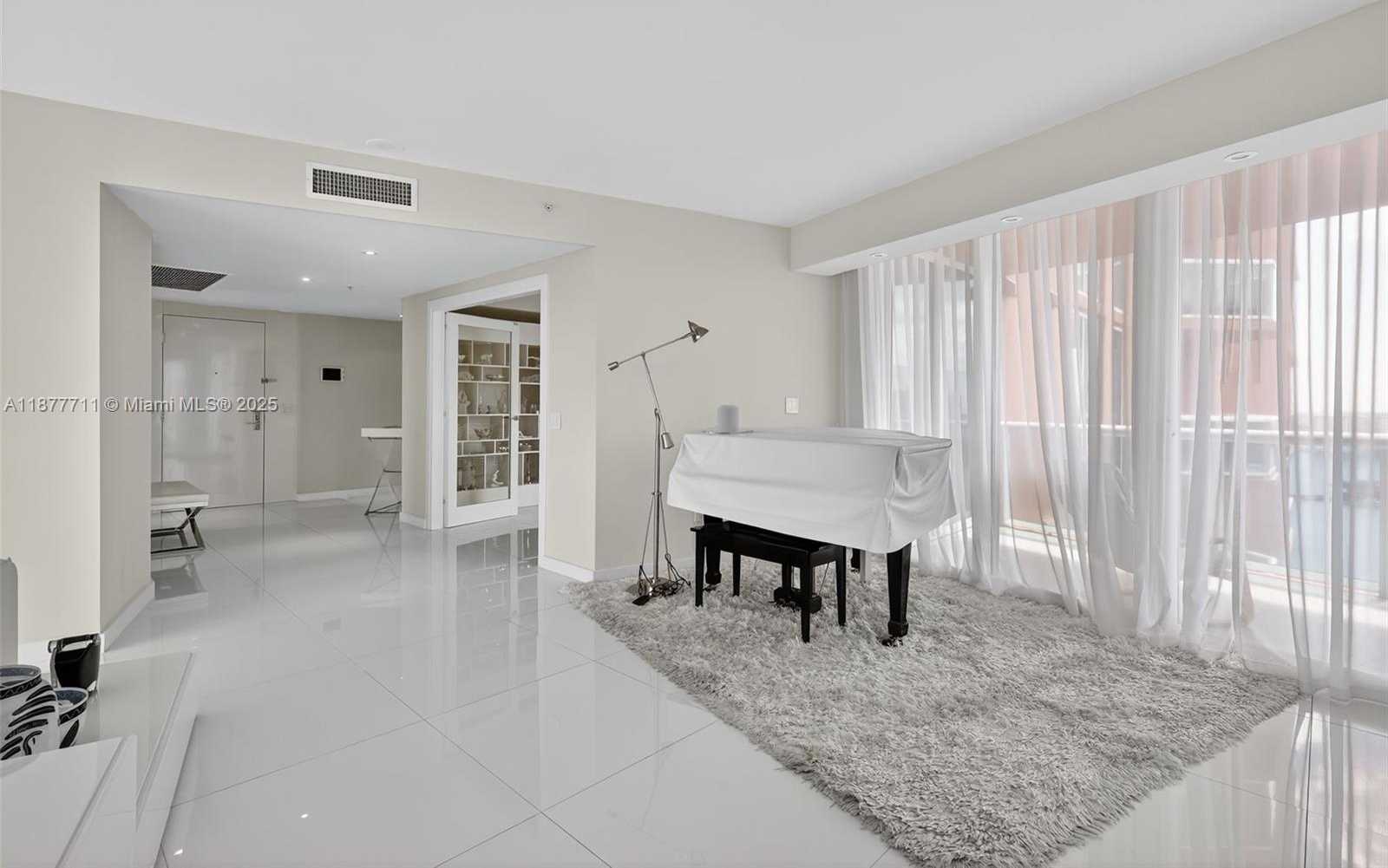 Small Image of 3370 HIDDEN BAY DR #2915, Aventura Number 14