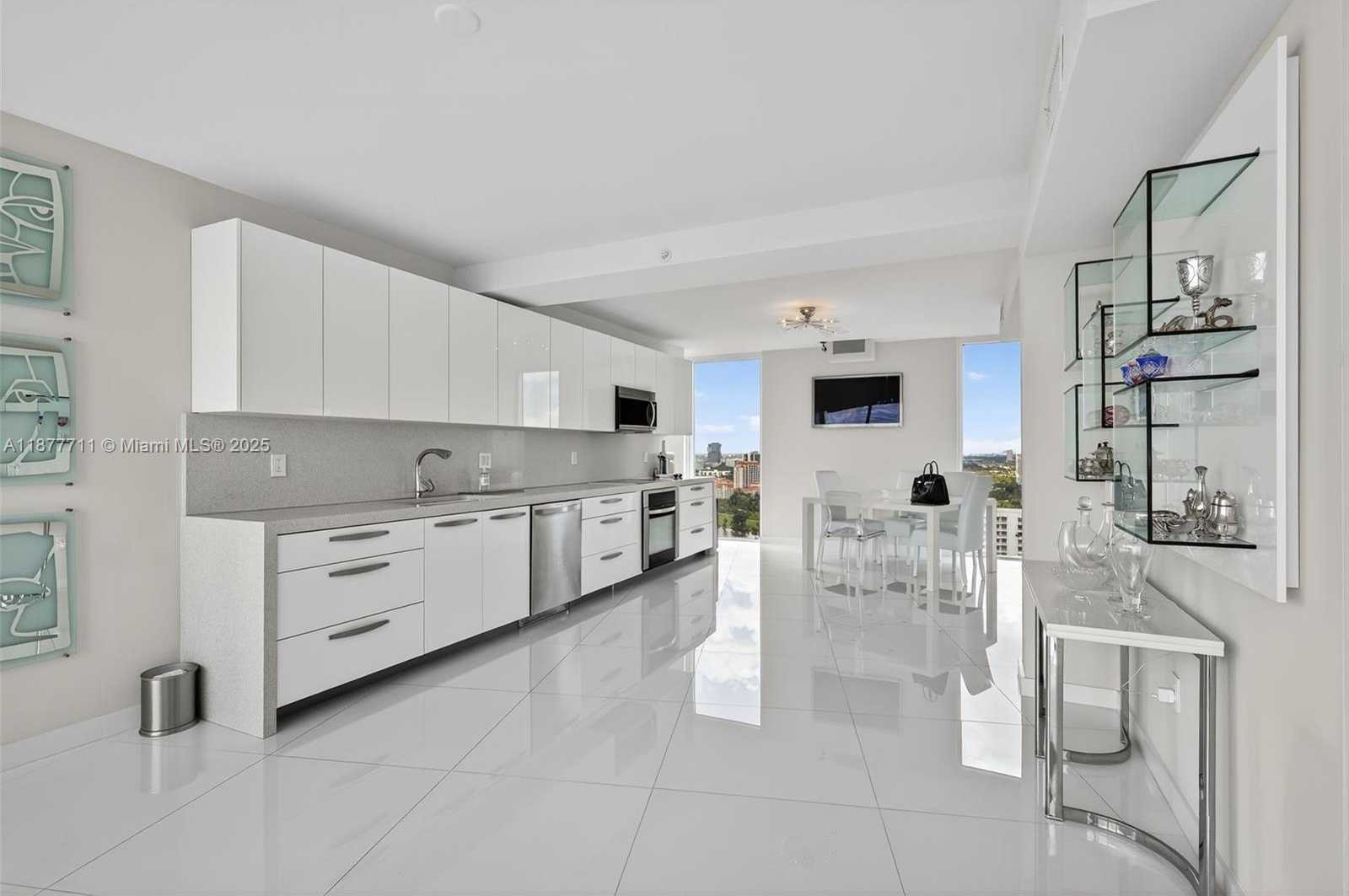 Small Image of 3370 HIDDEN BAY DR #2915, Aventura Number 15