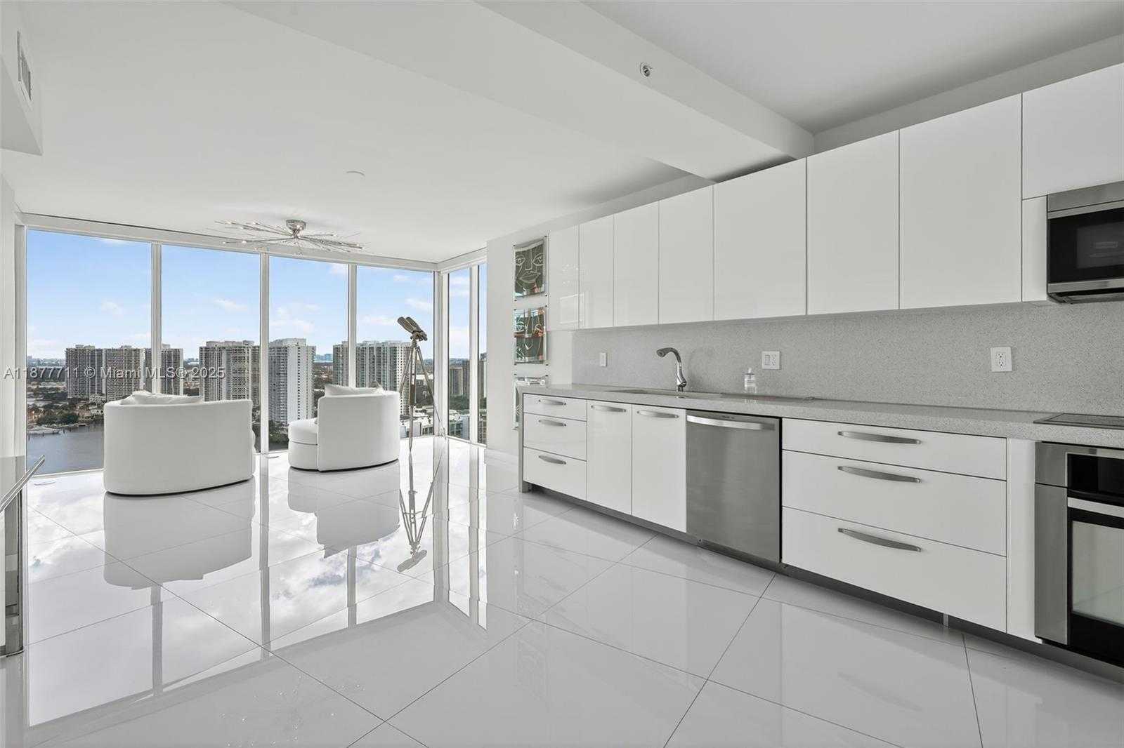 Small Image of 3370 HIDDEN BAY DR #2915, Aventura Number 17