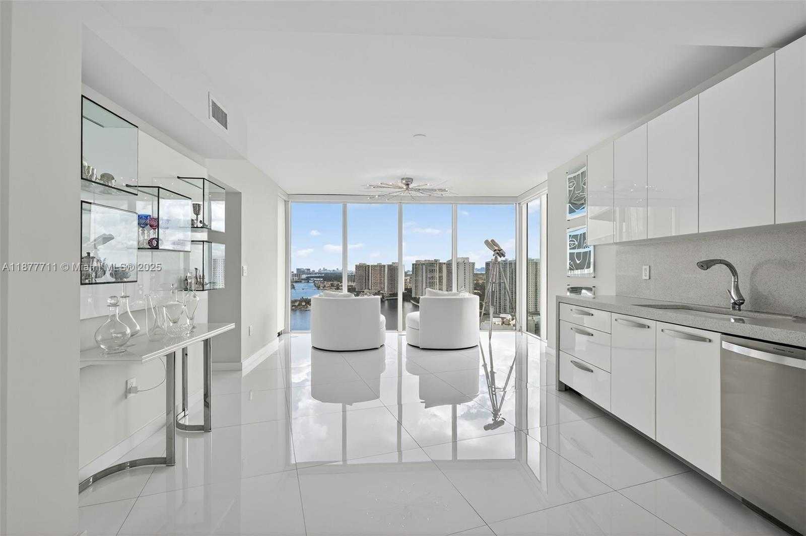 Small Image of 3370 HIDDEN BAY DR #2915, Aventura Number 19