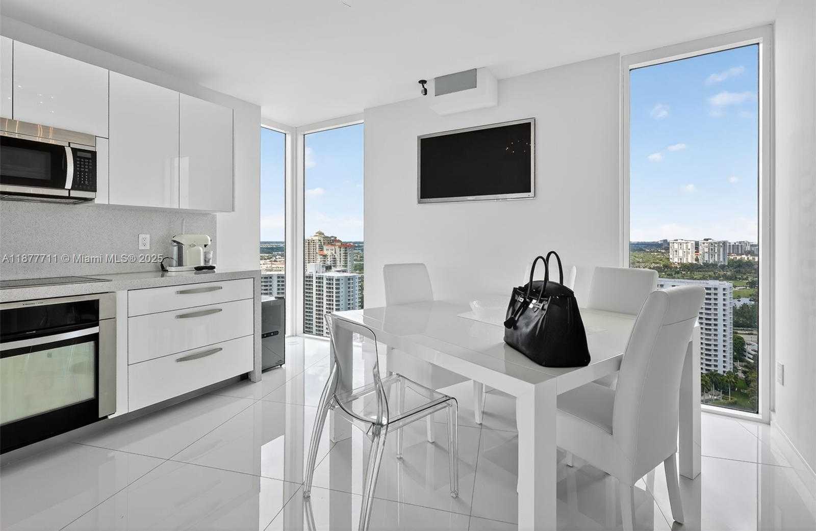 Small Image of 3370 HIDDEN BAY DR #2915, Aventura Number 24