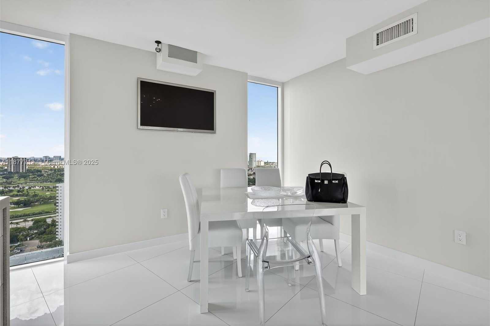 Small Image of 3370 HIDDEN BAY DR #2915, Aventura Number 25