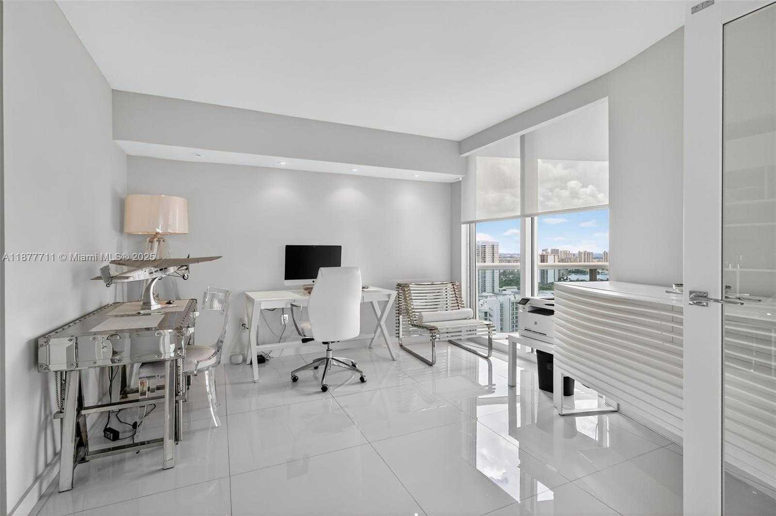 Small Image of 3370 HIDDEN BAY DR #2915, Aventura Number 37