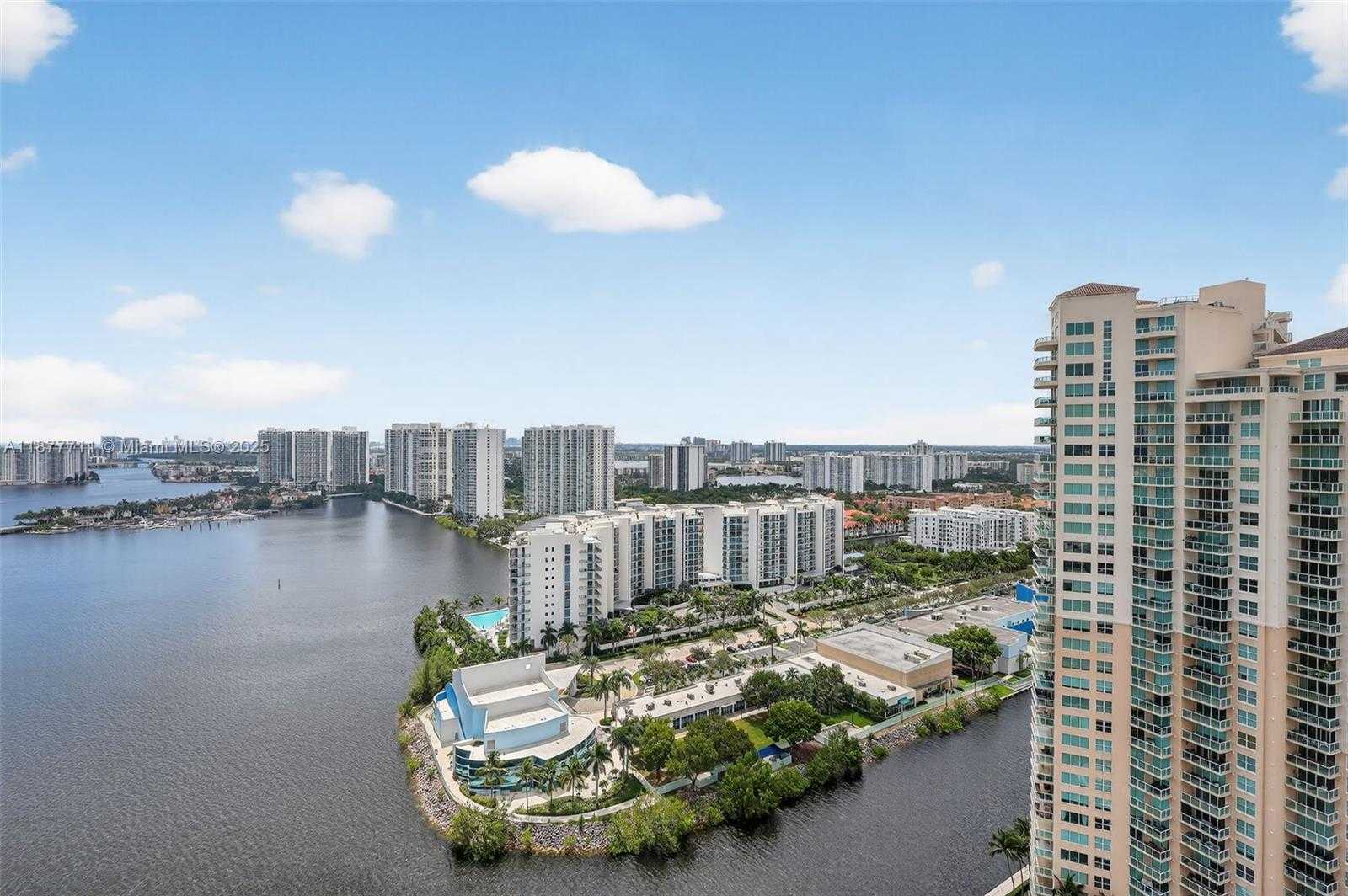 Small Image of 3370 HIDDEN BAY DR #2915, Aventura Number 4