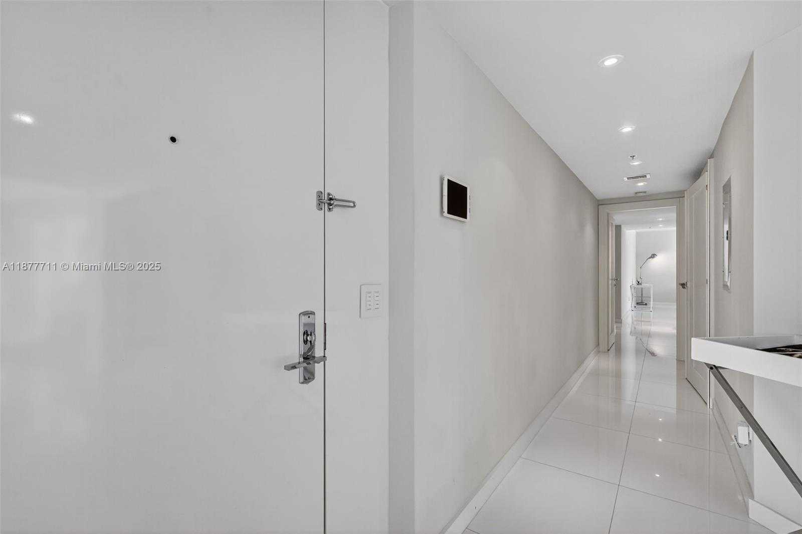 Small Image of 3370 HIDDEN BAY DR #2915, Aventura Number 47