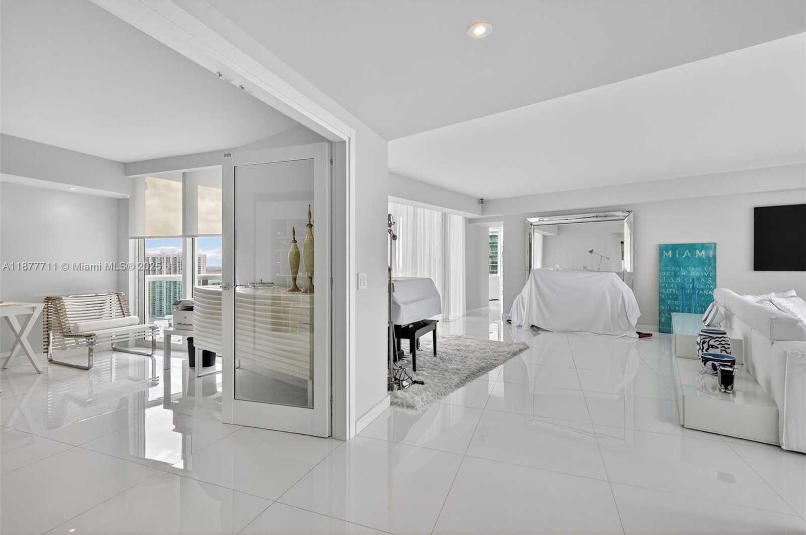 Small Image of 3370 HIDDEN BAY DR #2915, Aventura Number 6