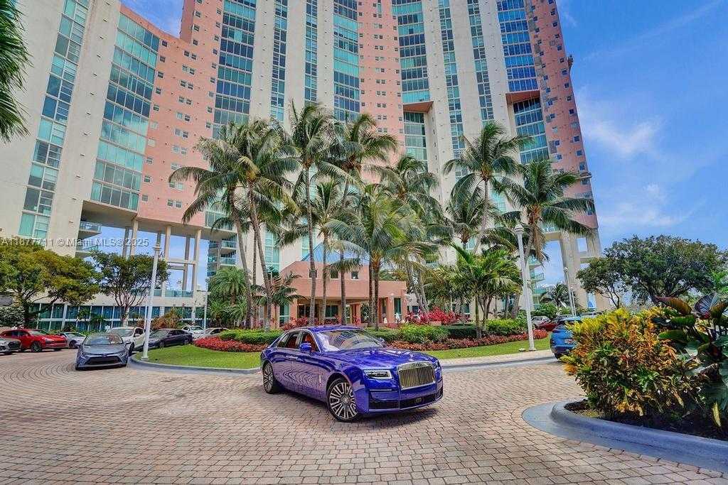 Small Image of 3370 HIDDEN BAY DR #2915, Aventura Number 8