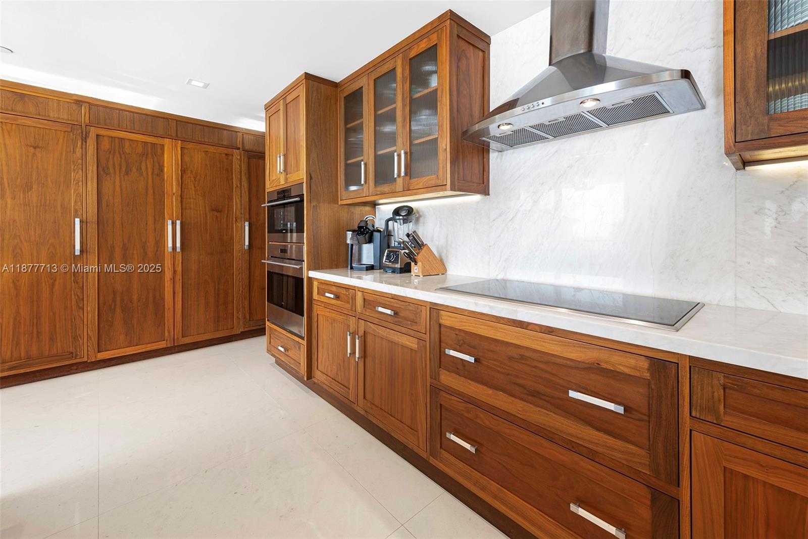 Small Image of 7966 FISHER ISLAND DR #7966, Miami Beach Number 13
