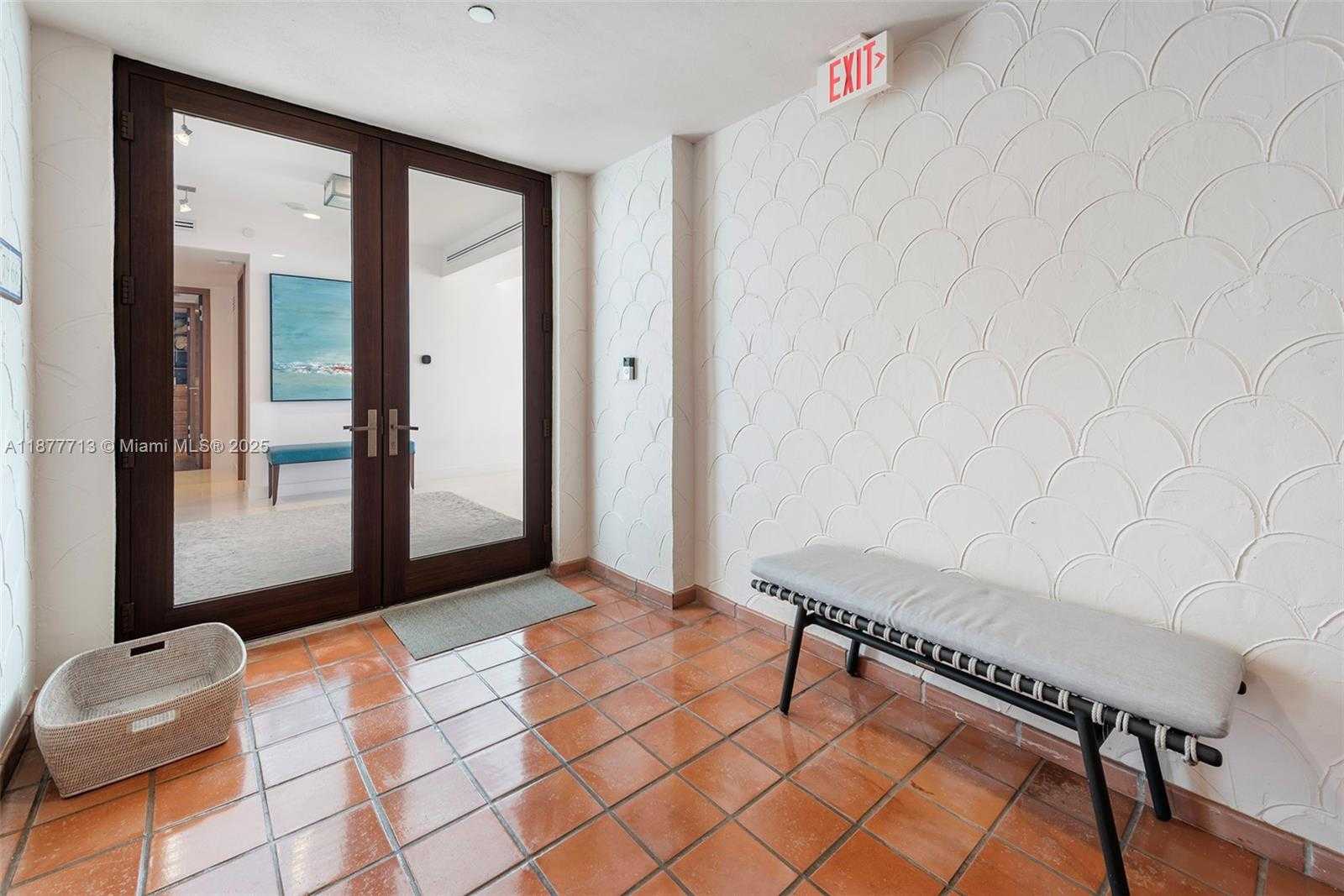 Small Image of 7966 FISHER ISLAND DR #7966, Miami Beach Number 2