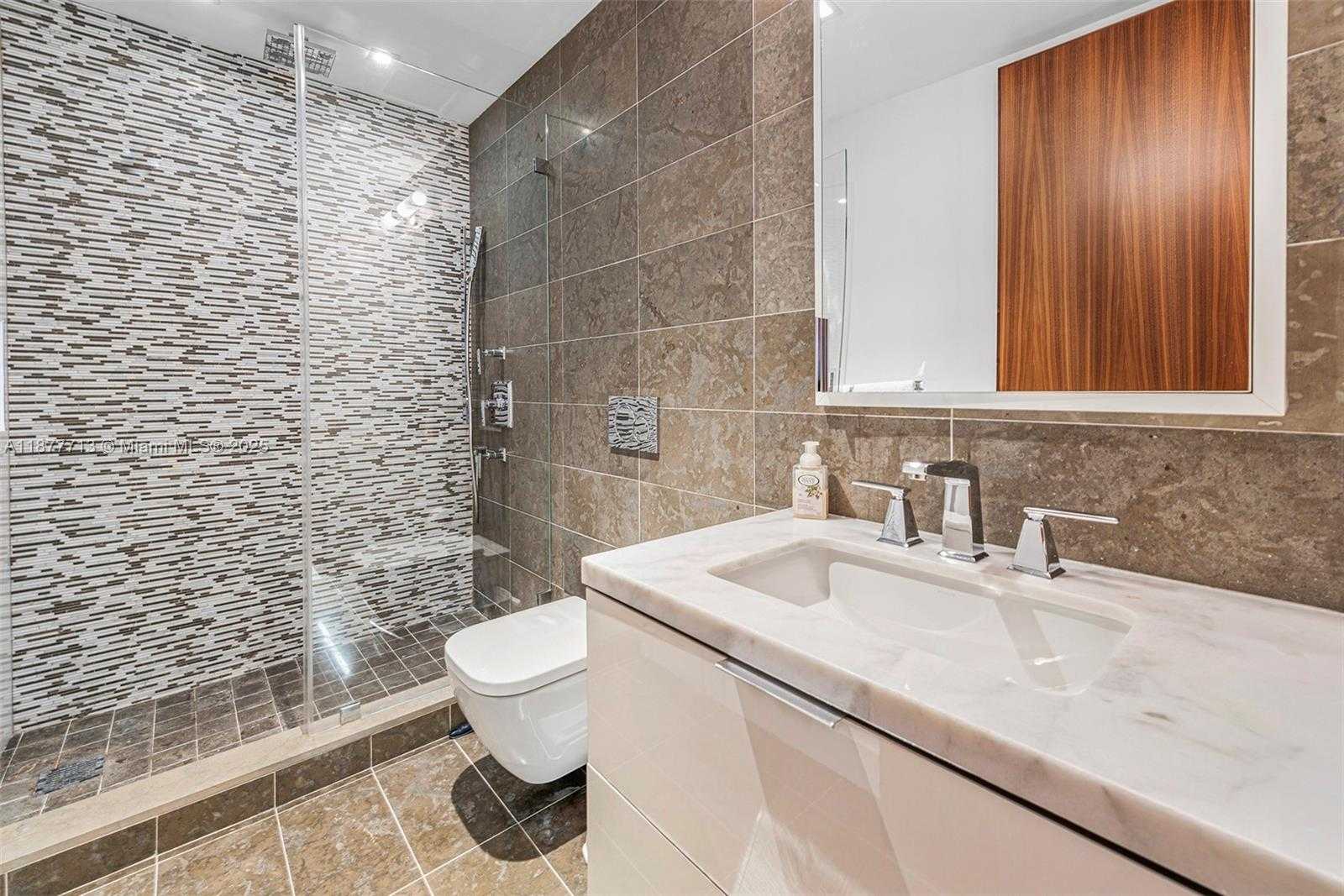 Small Image of 7966 FISHER ISLAND DR #7966, Miami Beach Number 23