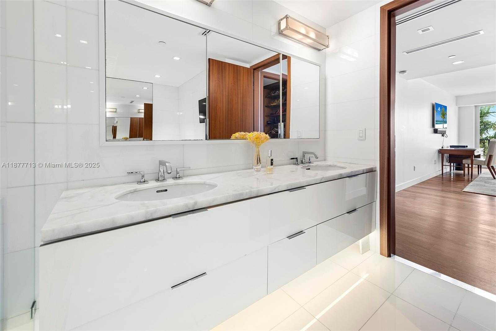 Small Image of 7966 FISHER ISLAND DR #7966, Miami Beach Number 33