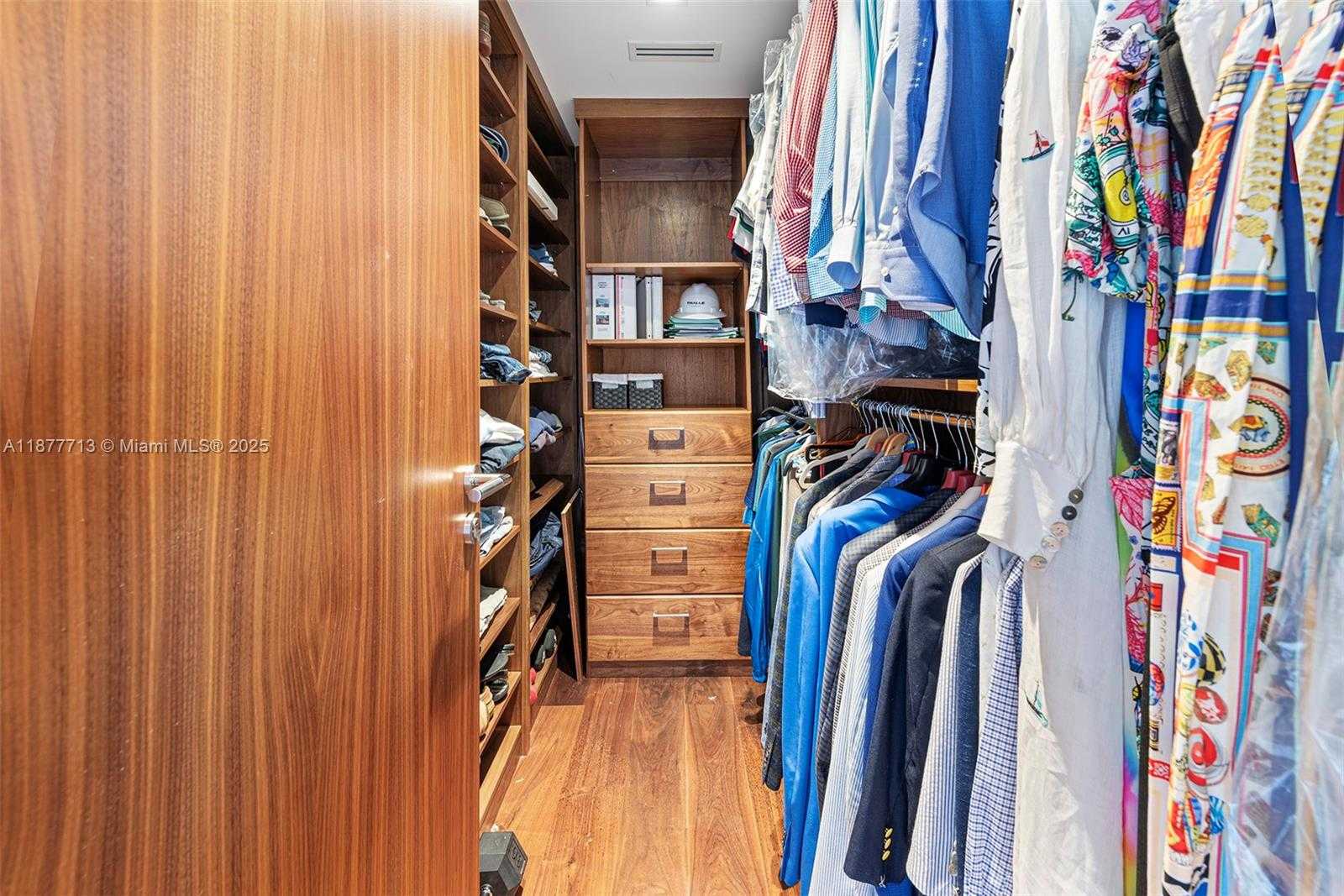 Small Image of 7966 FISHER ISLAND DR #7966, Miami Beach Number 35