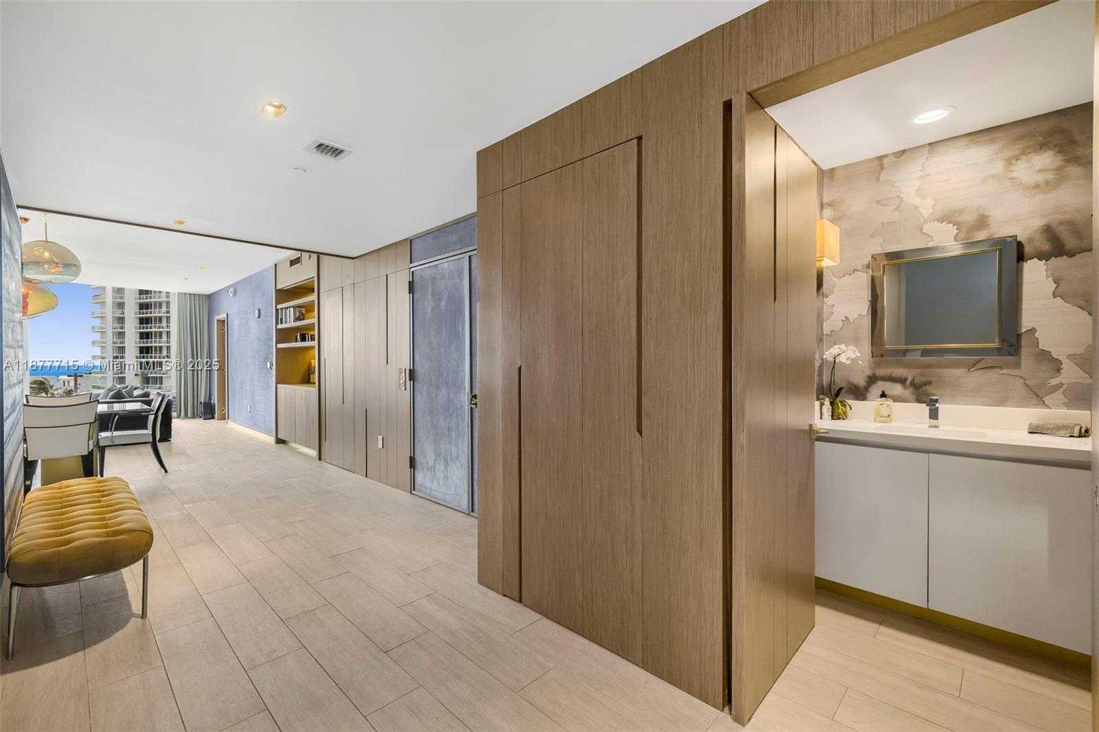 Small Image of 1 COLLINS AVE #PH702, Miami Beach Number 11