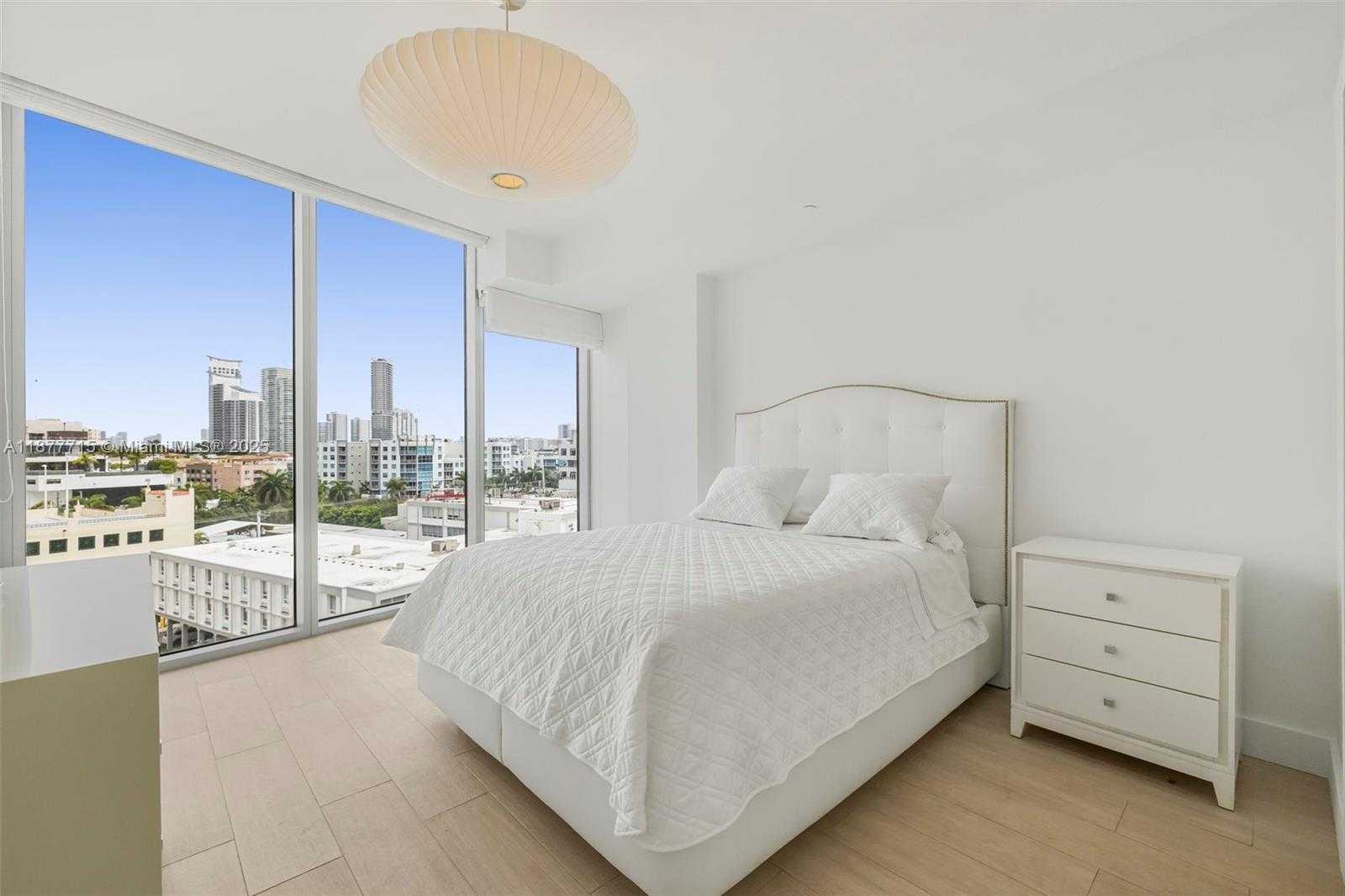 Small Image of 1 COLLINS AVE #PH702, Miami Beach Number 14
