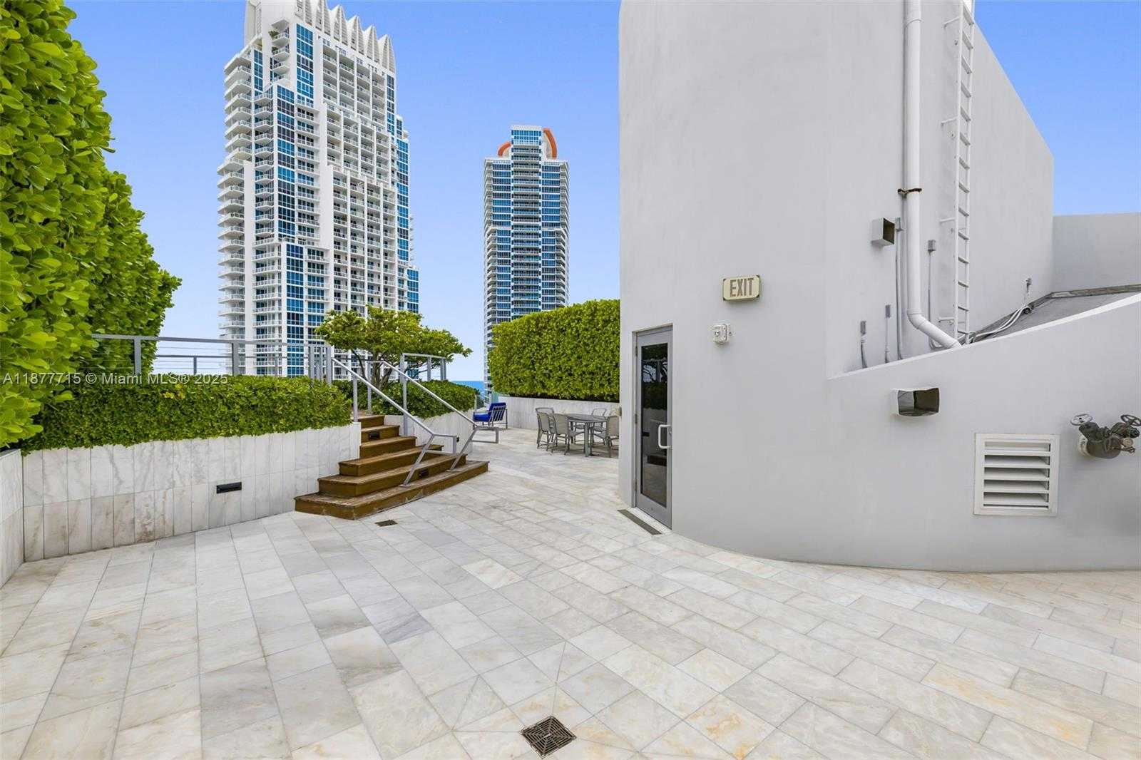 Small Image of 1 COLLINS AVE #PH702, Miami Beach Number 18