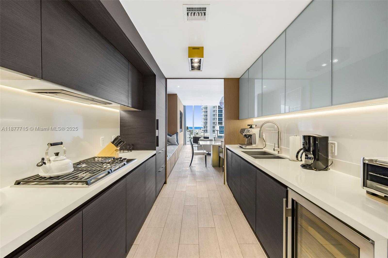 Small Image of 1 COLLINS AVE #PH702, Miami Beach Number 9