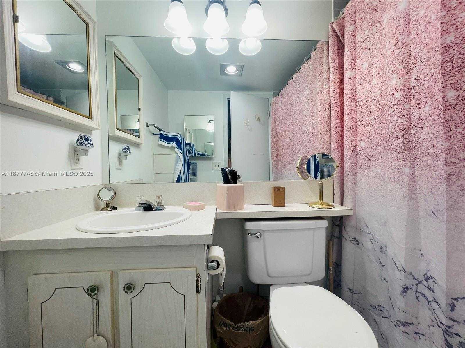 Small Image of 251 SOUTH SUFFOLK F #251, Boca Raton Number 10