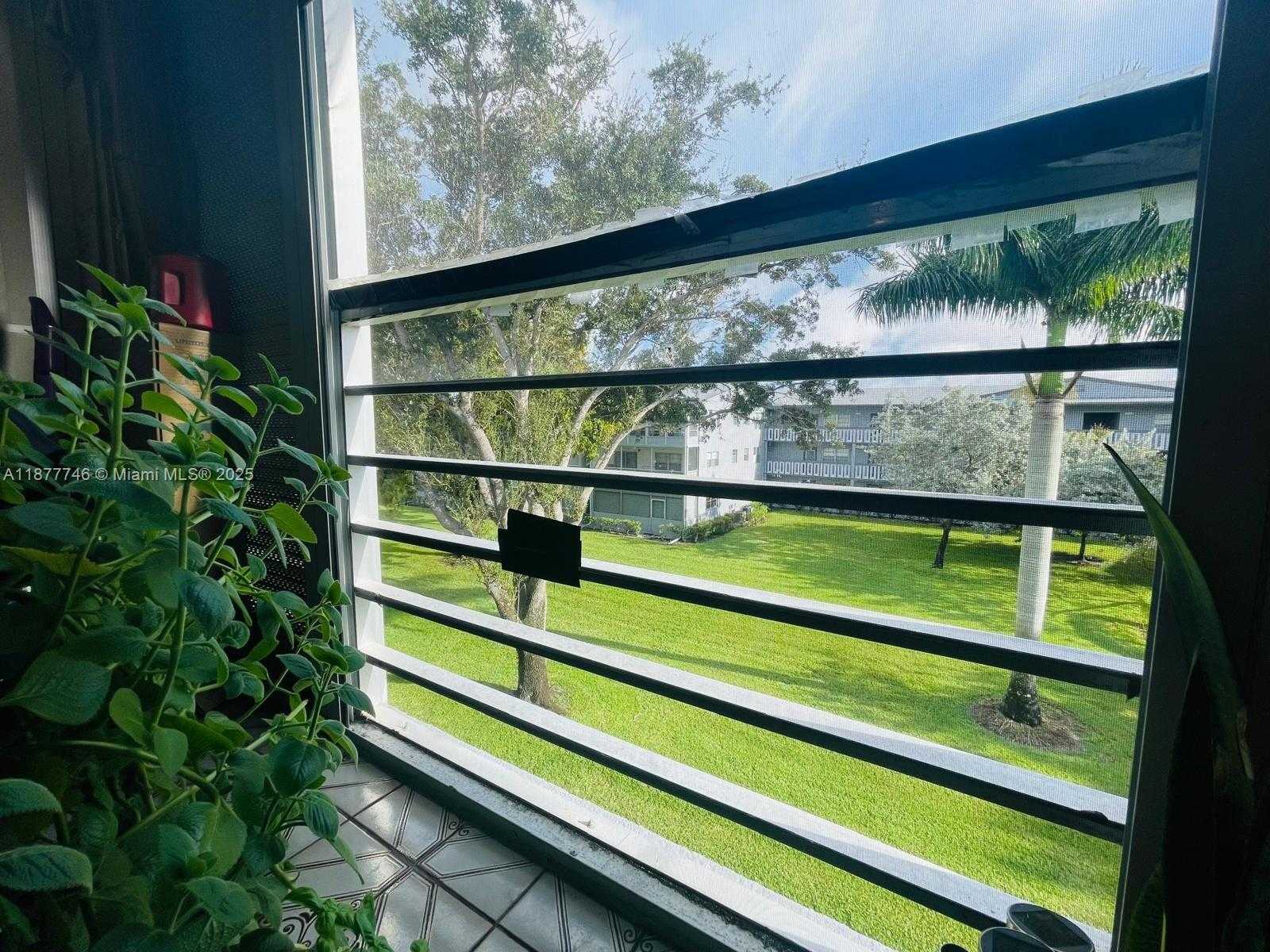 Small Image of 251 SOUTH SUFFOLK F #251, Boca Raton Number 11