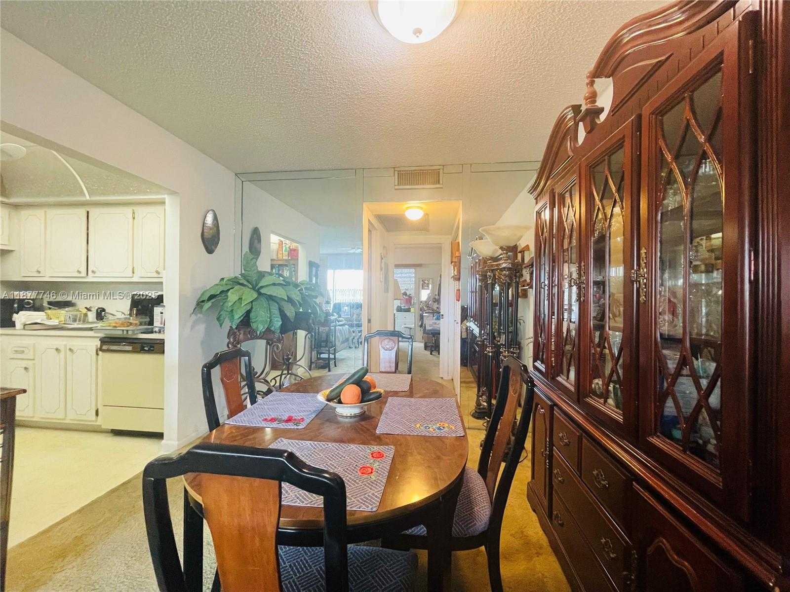 Small Image of 251 SOUTH SUFFOLK F #251, Boca Raton Number 8