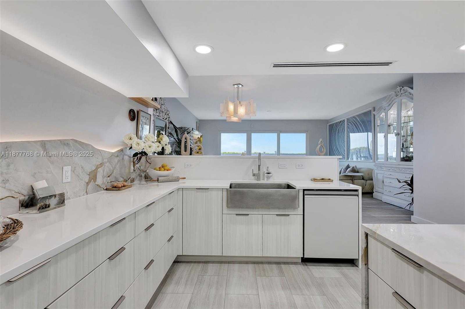 Small Image of 2404 HARBOUR COVE DR, Hutchinson Island Number 12