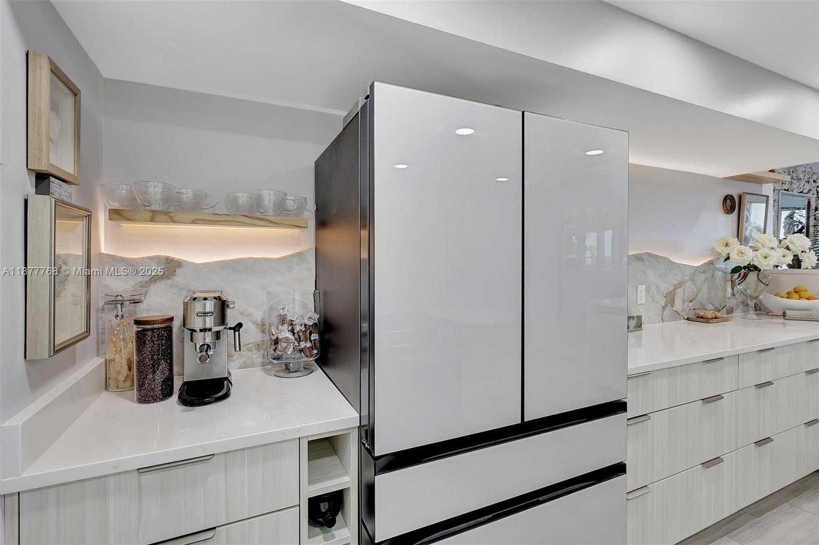 Small Image of 2404 HARBOUR COVE DR, Hutchinson Island Number 15