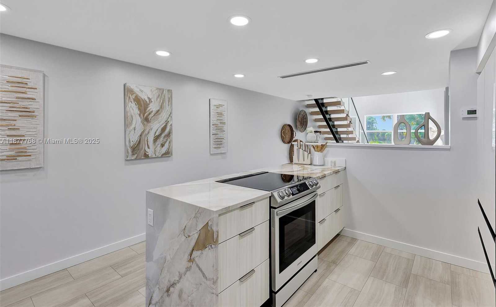 Small Image of 2404 HARBOUR COVE DR, Hutchinson Island Number 17