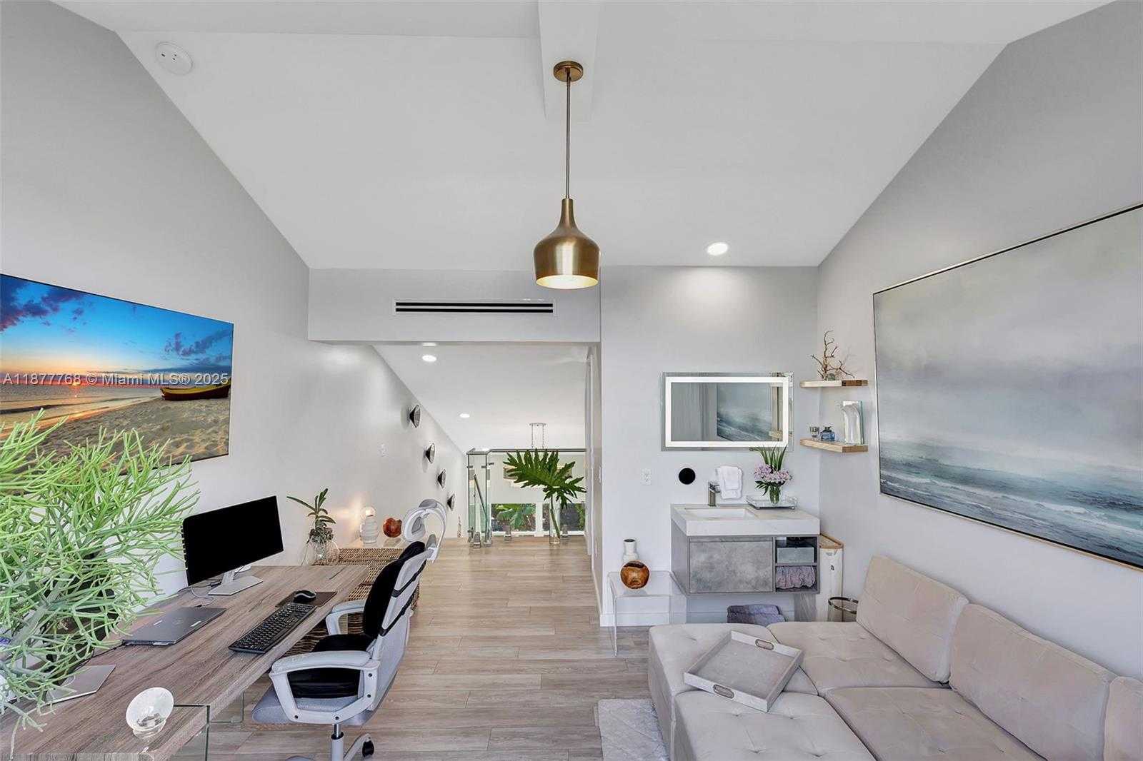 Small Image of 2404 HARBOUR COVE DR, Hutchinson Island Number 34
