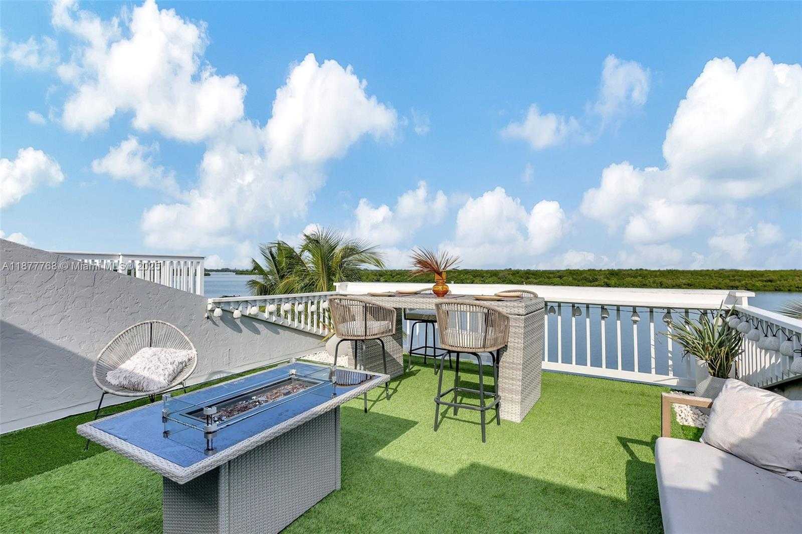 Small Image of 2404 HARBOUR COVE DR, Hutchinson Island Number 37