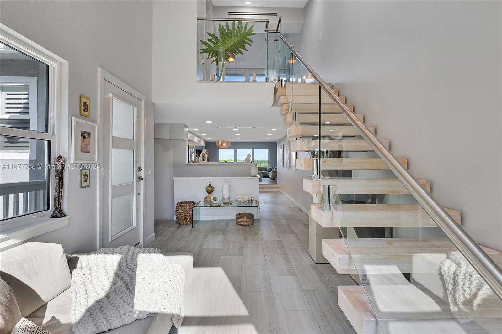 Small Image of 2404 HARBOUR COVE DR, Hutchinson Island Number 4