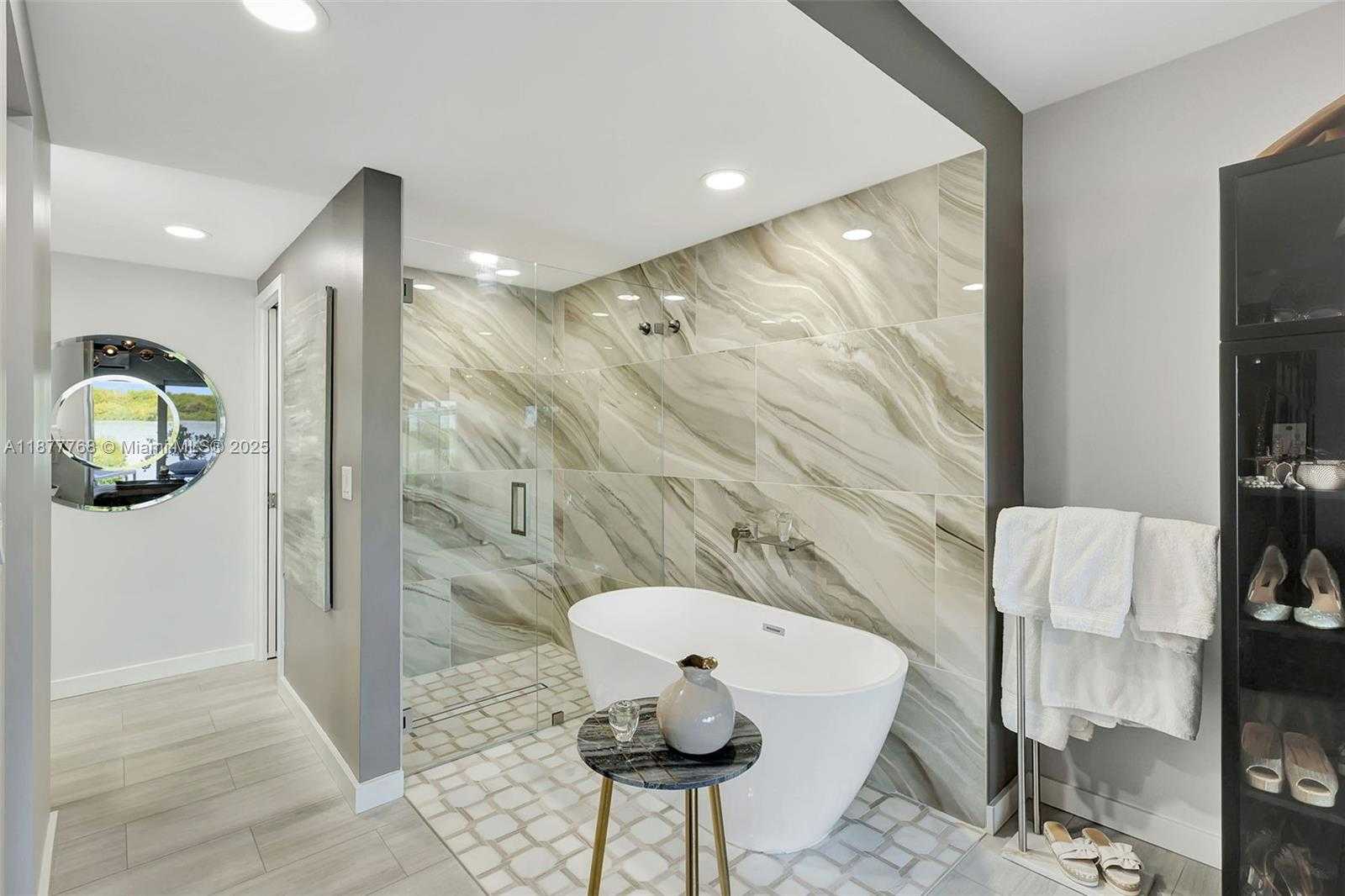 Small Image of 2404 HARBOUR COVE DR, Hutchinson Island Number 49