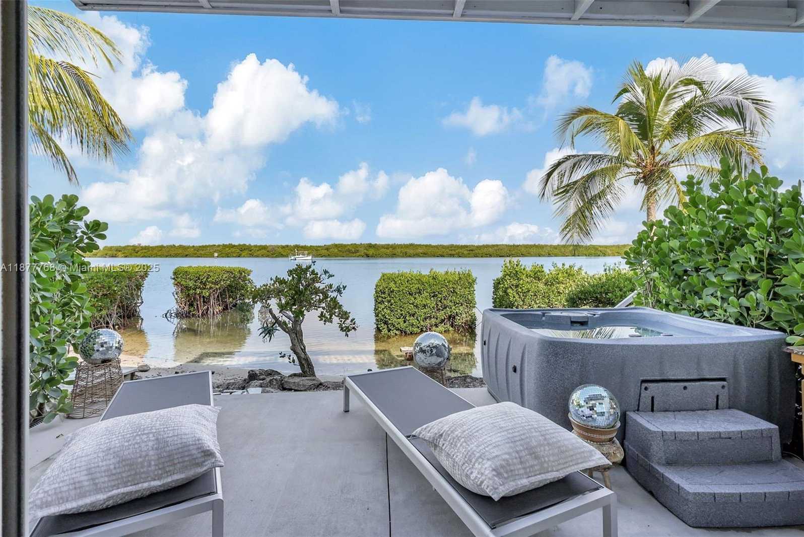 Small Image of 2404 HARBOUR COVE DR, Hutchinson Island Number 55