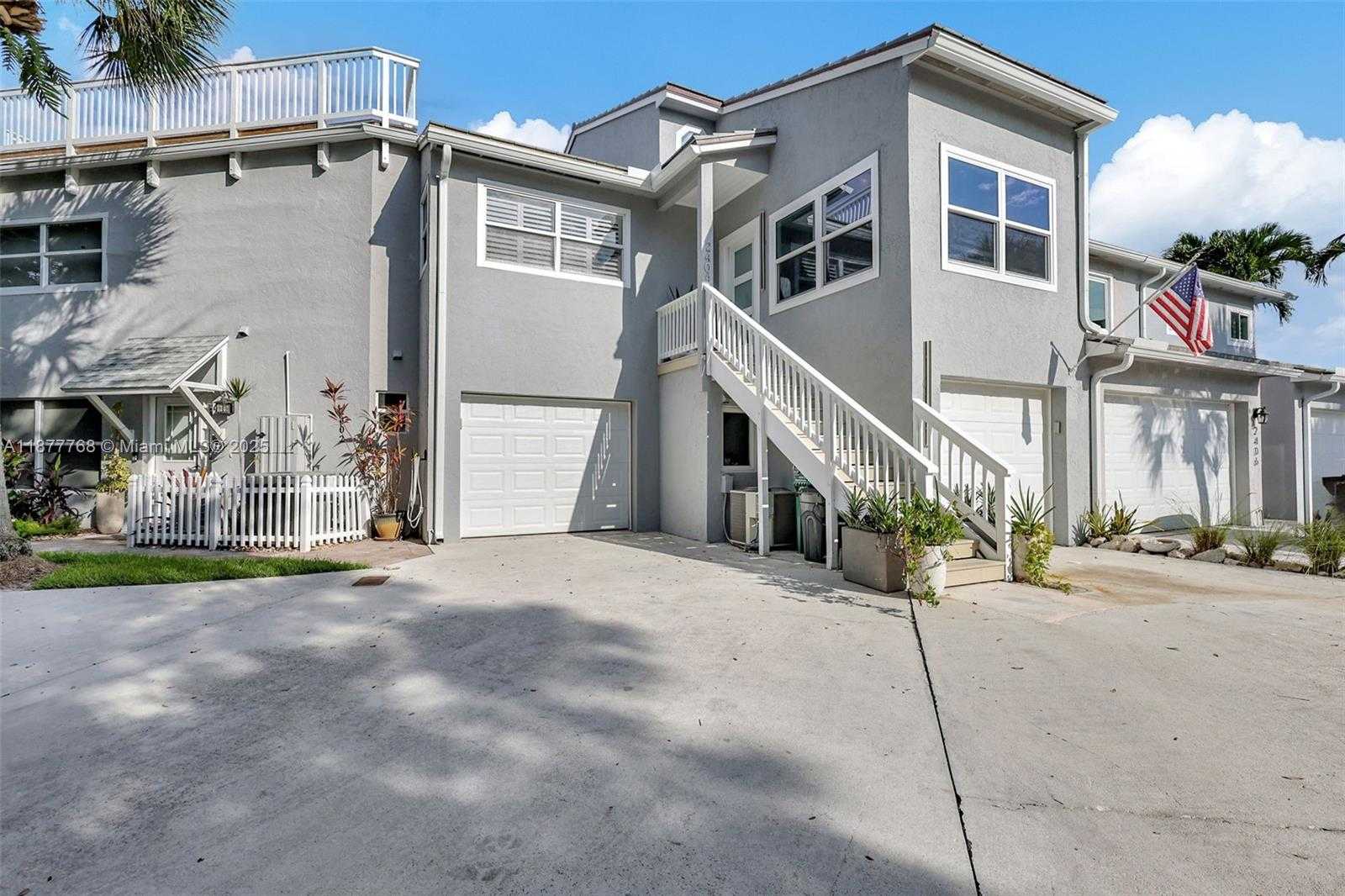 Small Image of 2404 HARBOUR COVE DR, Hutchinson Island Number 57