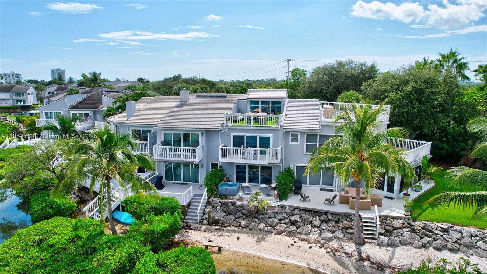 Small Image of 2404 HARBOUR COVE DR, Hutchinson Island Number 74