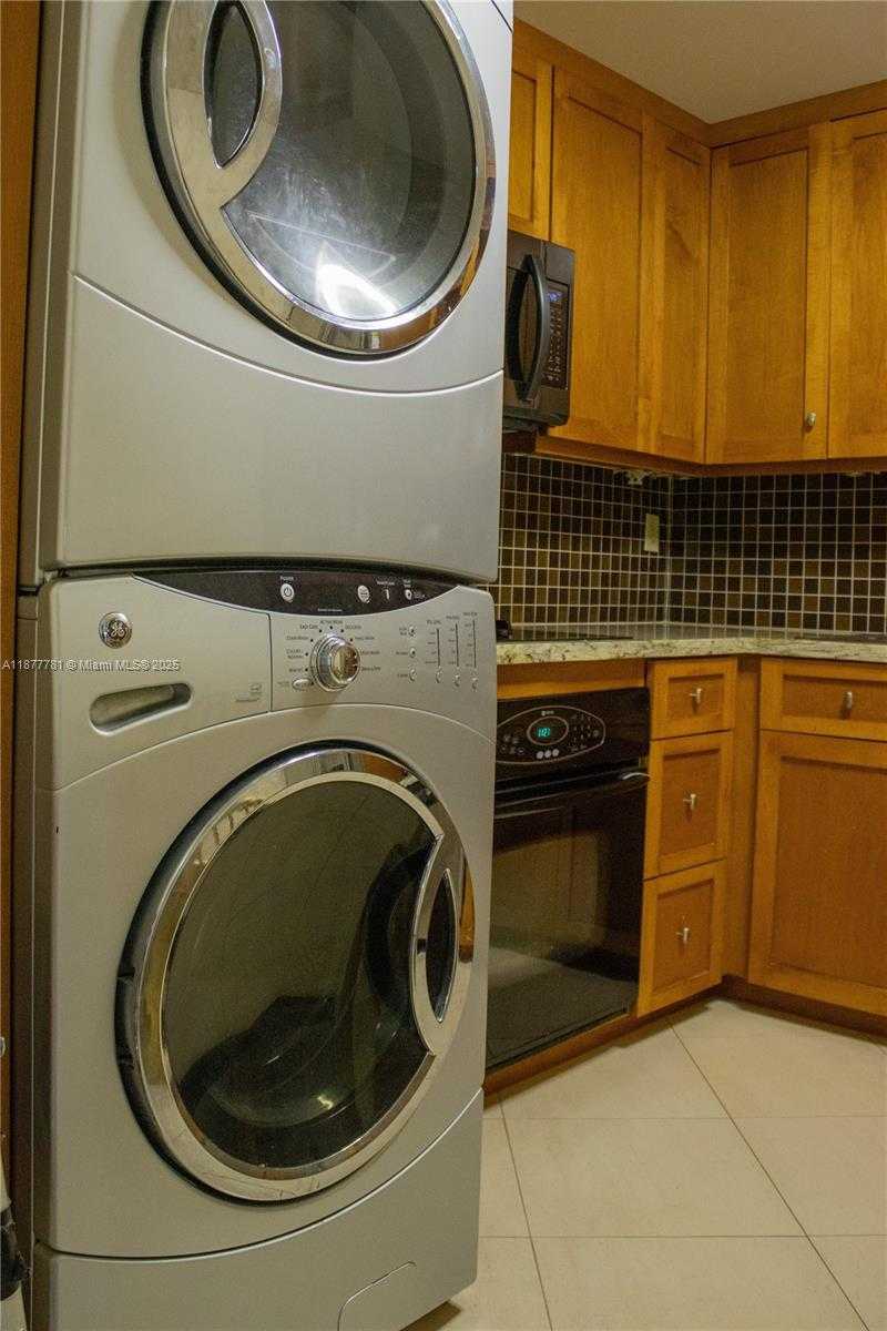 Small Image of 1865 BRICKELL AVE #A2111, Miami Number 11