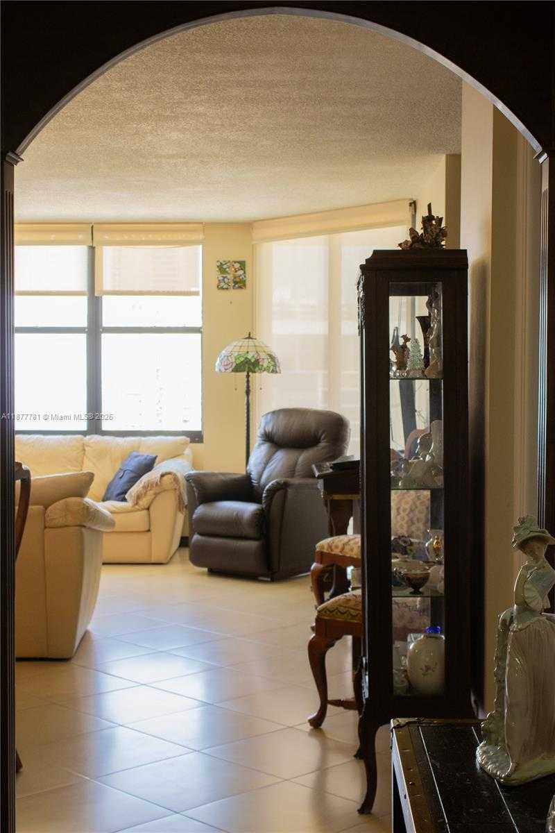 Small Image of 1865 BRICKELL AVE #A2111, Miami Number 3