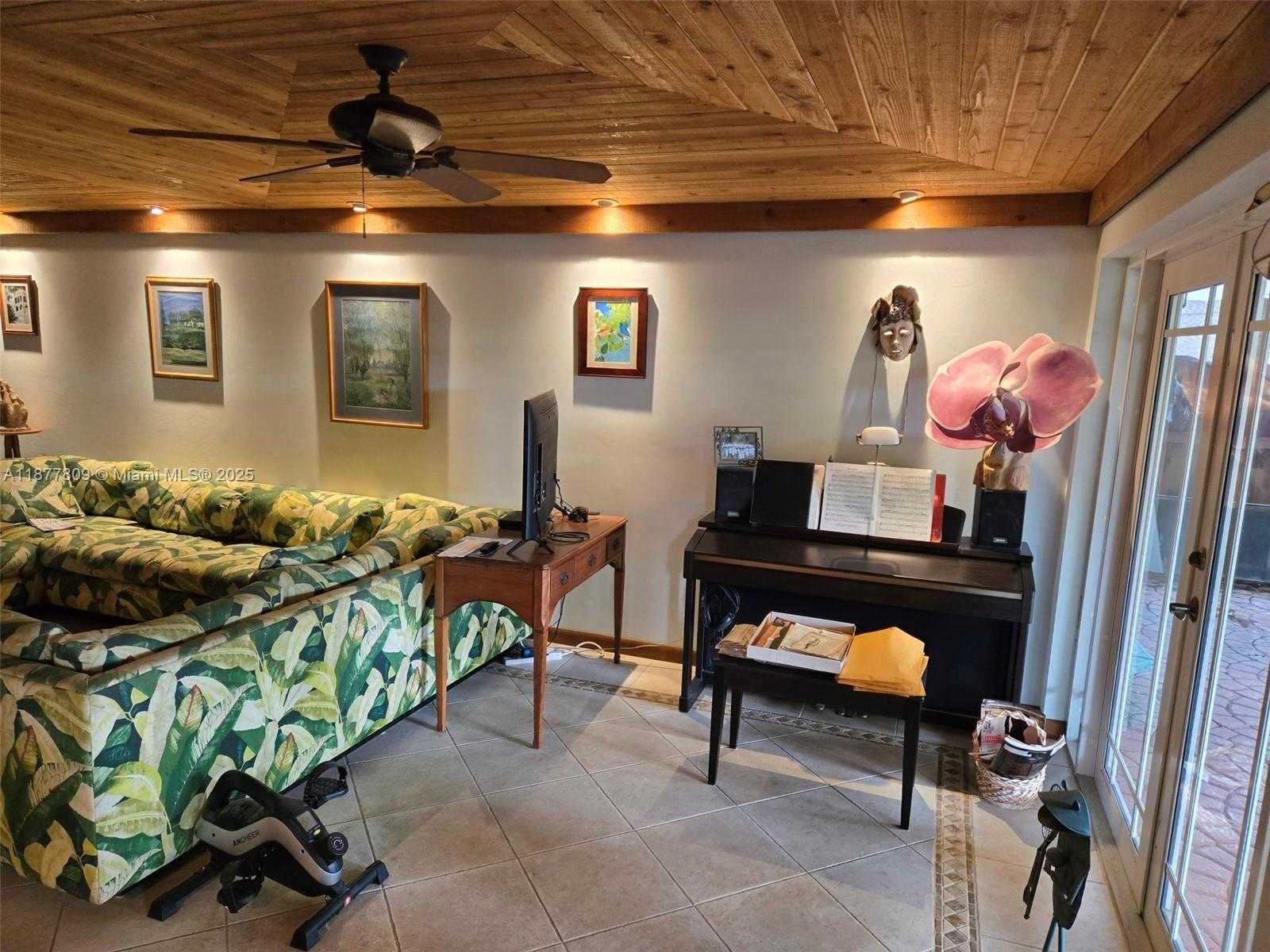 Small Image of 7322 STARDUST DR, Unincorporated Dade County Number 12