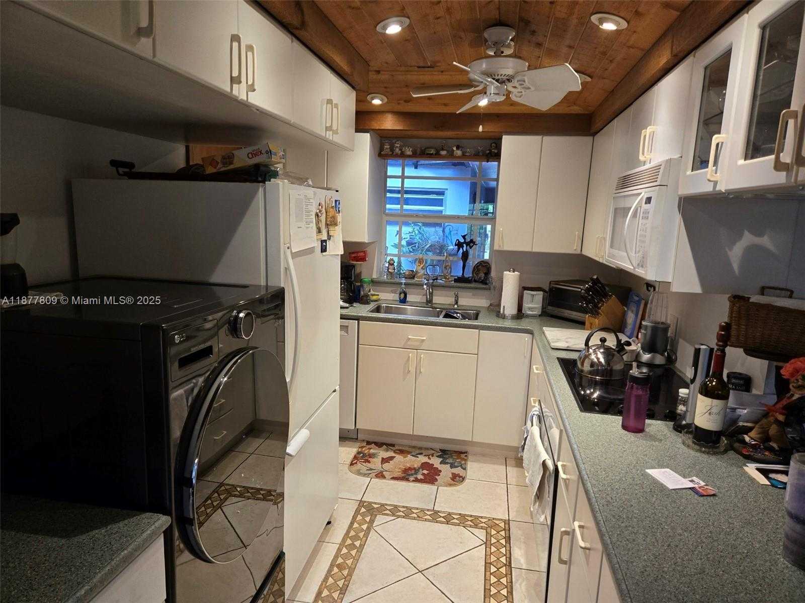 Small Image of 7322 STARDUST DR, Unincorporated Dade County Number 14