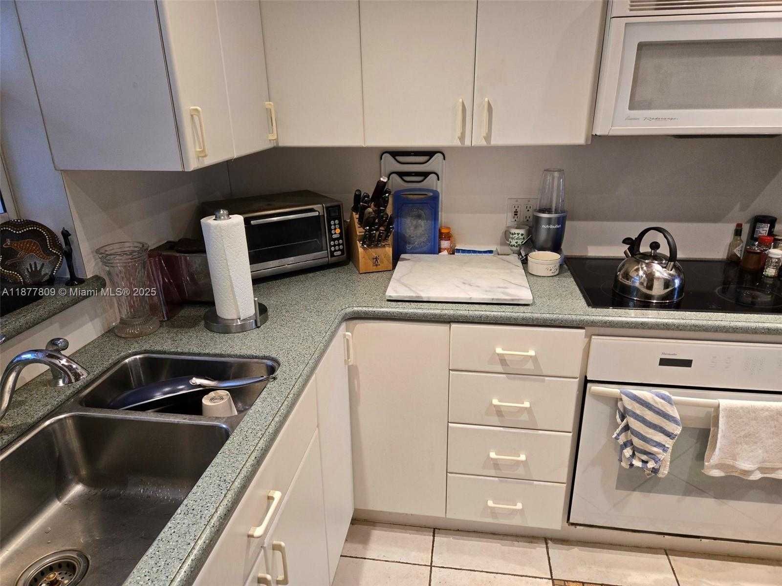 Small Image of 7322 STARDUST DR, Unincorporated Dade County Number 15
