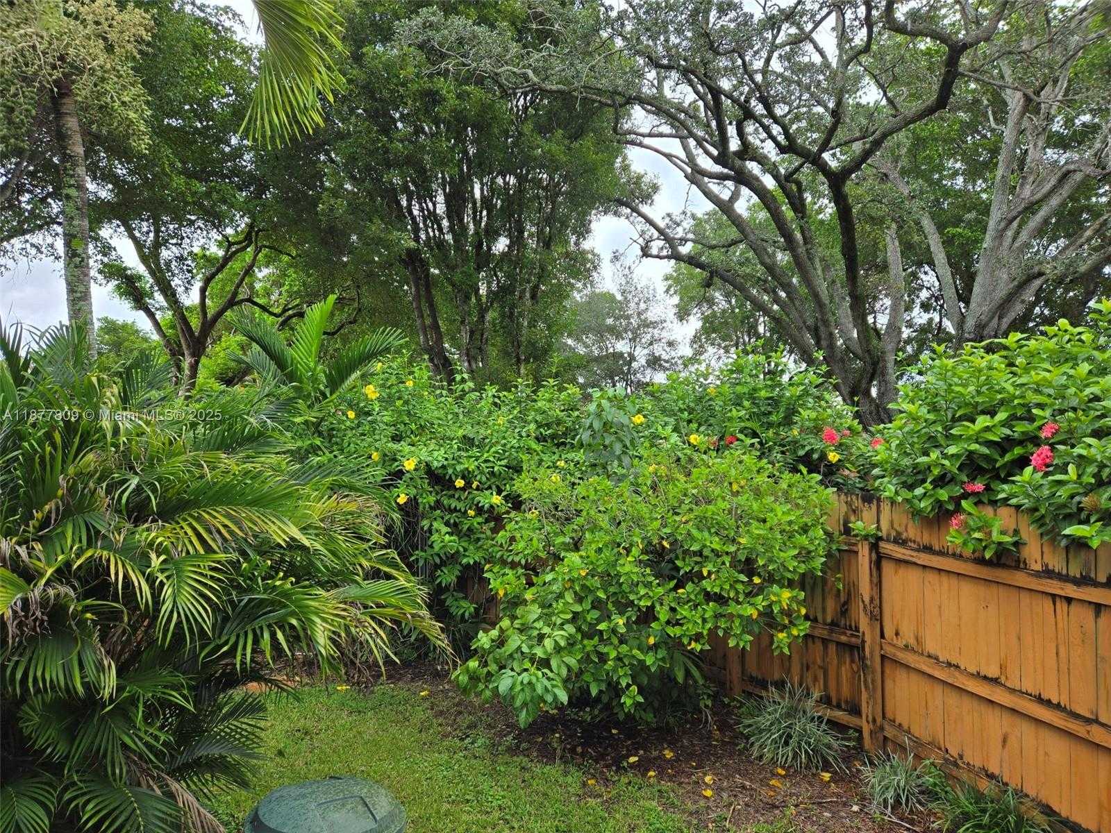 Small Image of 7322 STARDUST DR, Unincorporated Dade County Number 26