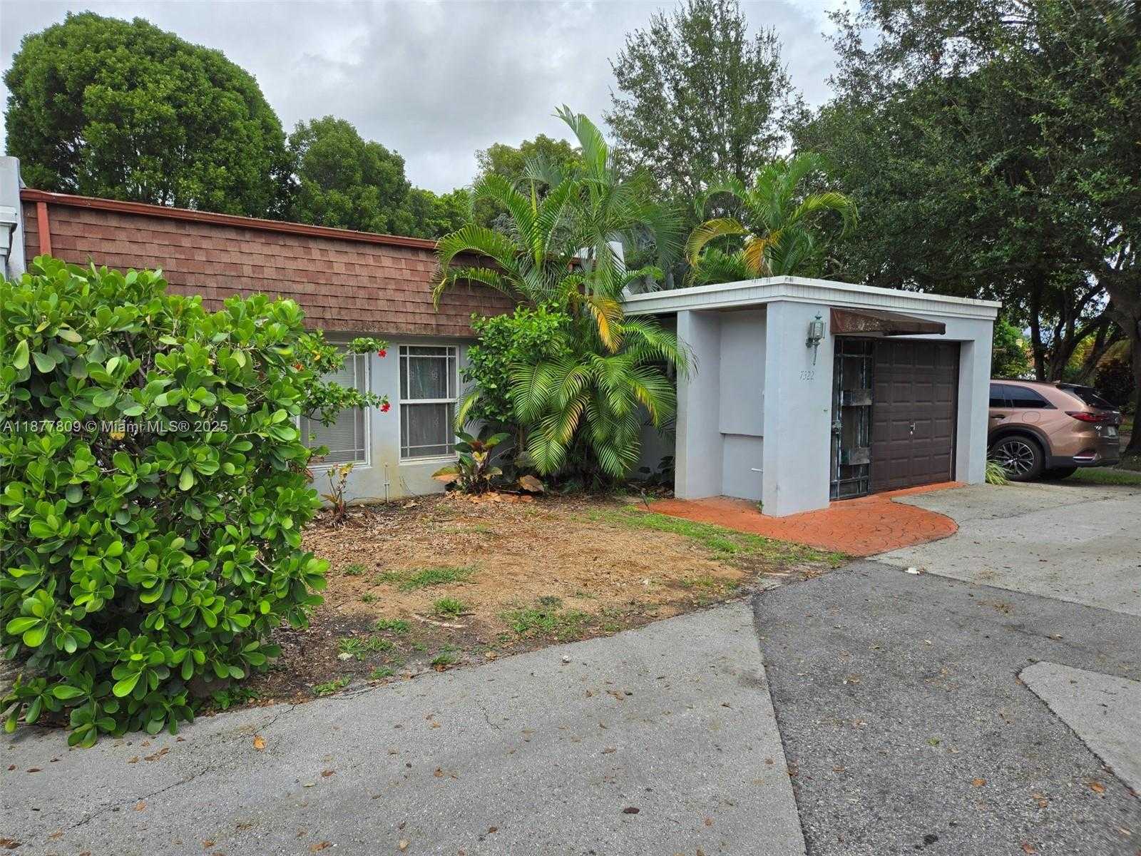 Small Image of 7322 STARDUST DR, Unincorporated Dade County Number 3