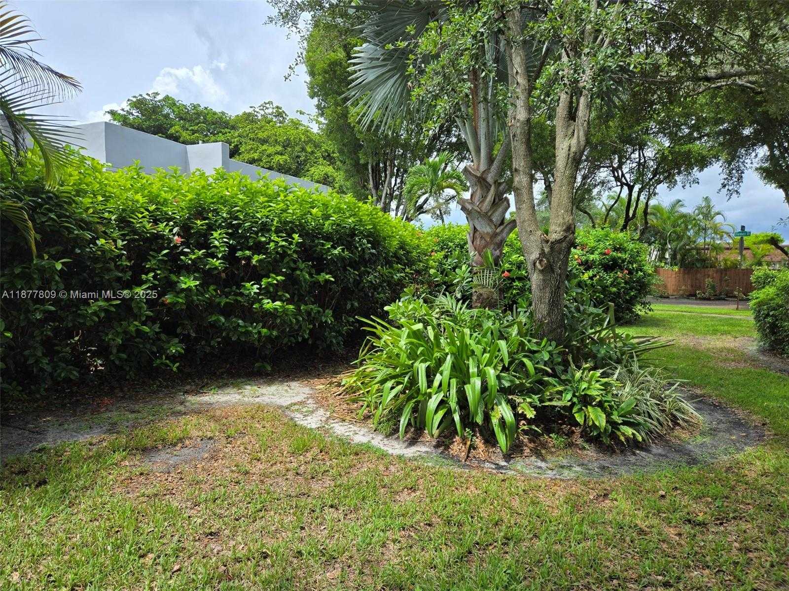 Small Image of 7322 STARDUST DR, Unincorporated Dade County Number 4