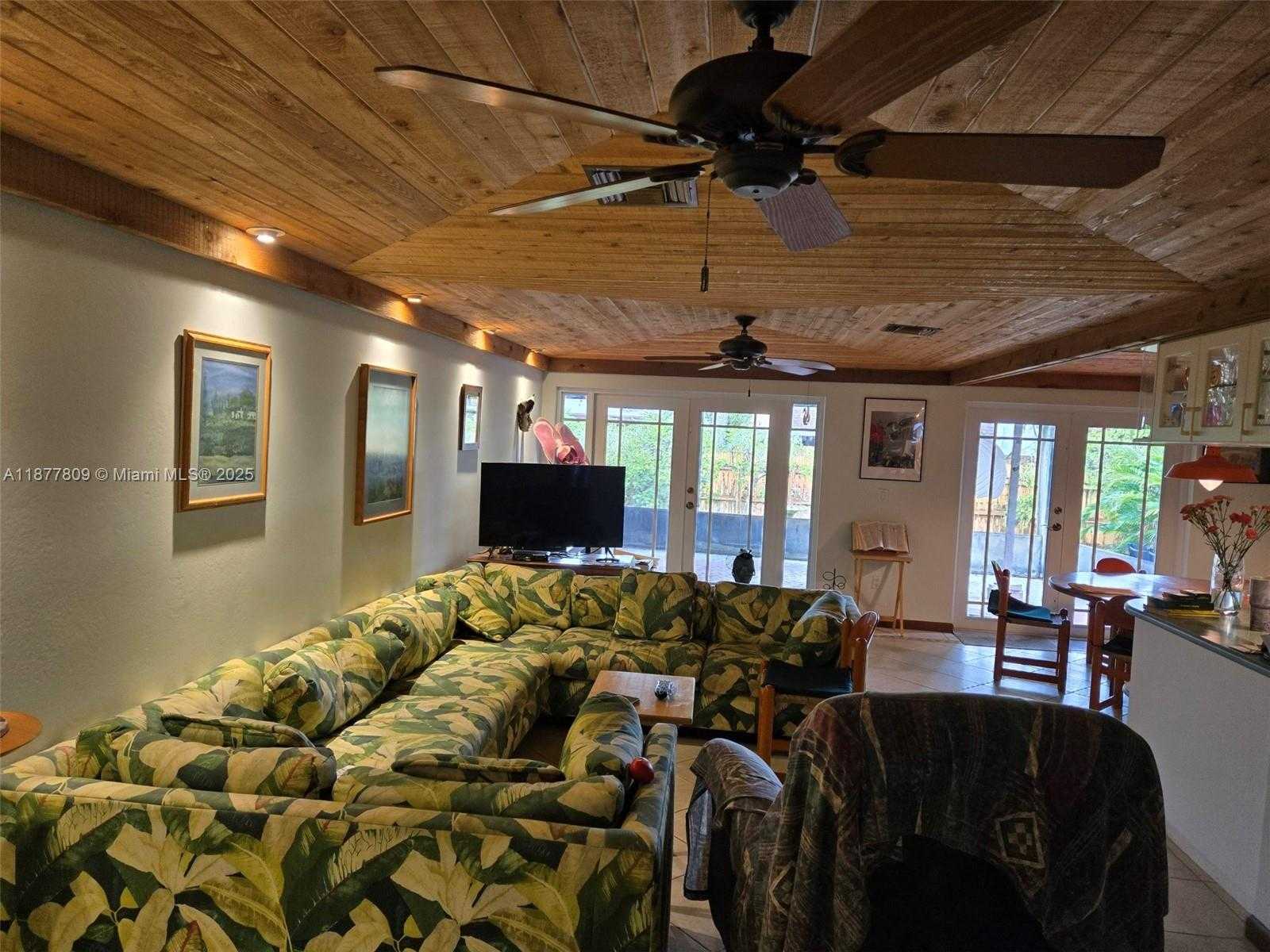 Small Image of 7322 STARDUST DR, Unincorporated Dade County Number 9