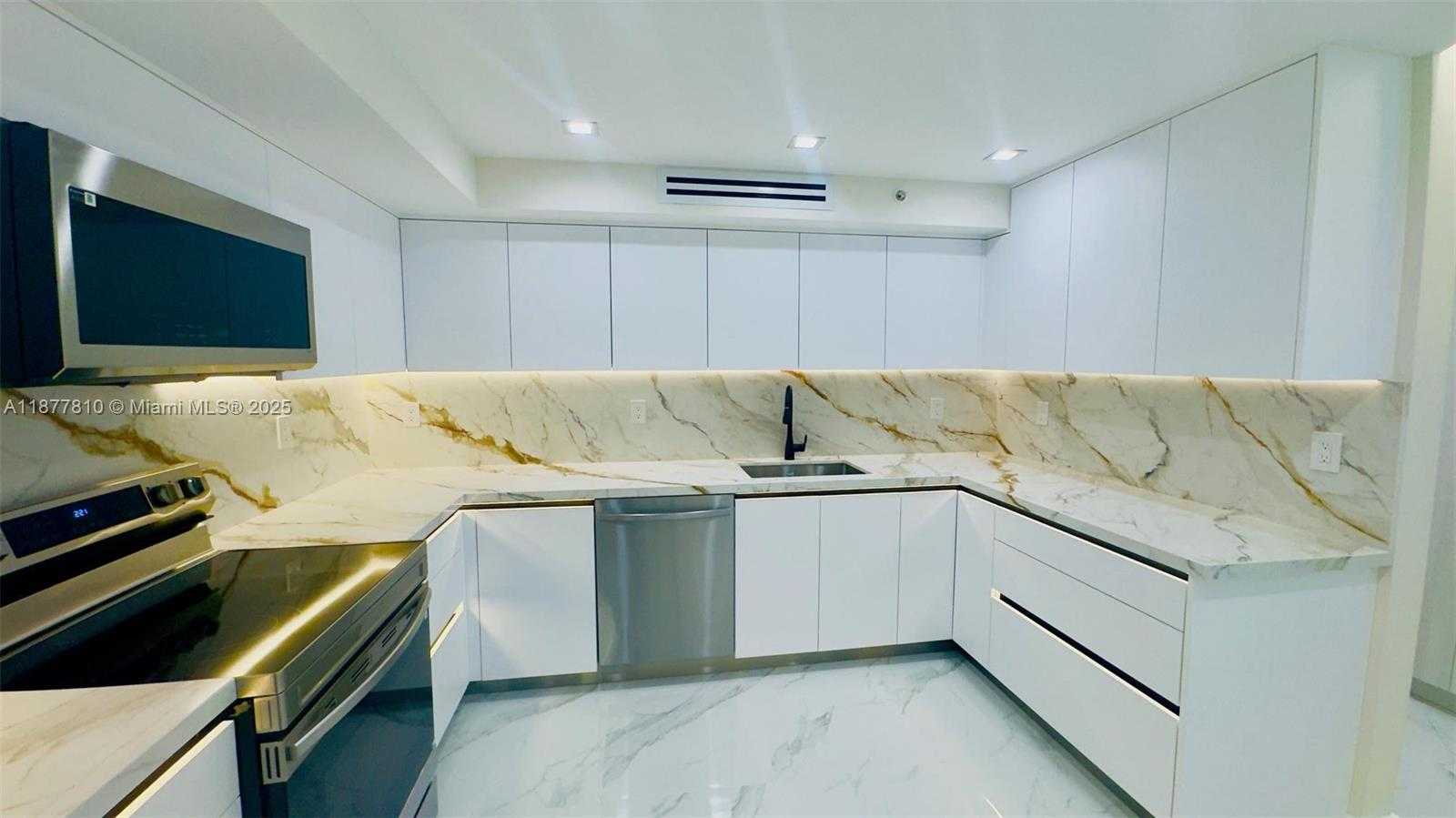 Small Image of 3500 MYSTIC POINTE DR #1107, Aventura Number 11