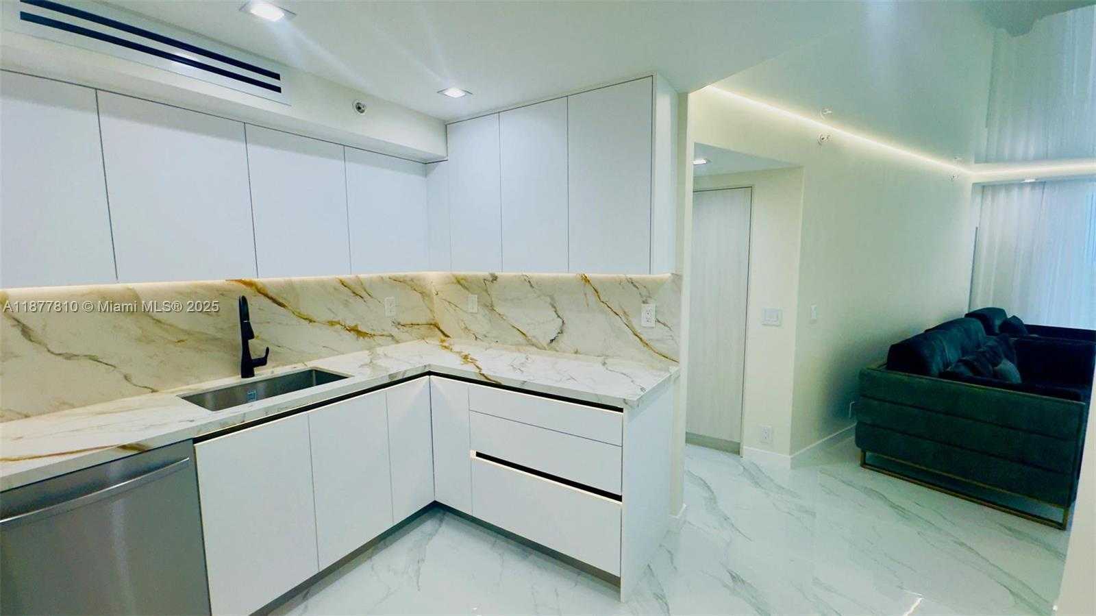 Small Image of 3500 MYSTIC POINTE DR #1107, Aventura Number 15