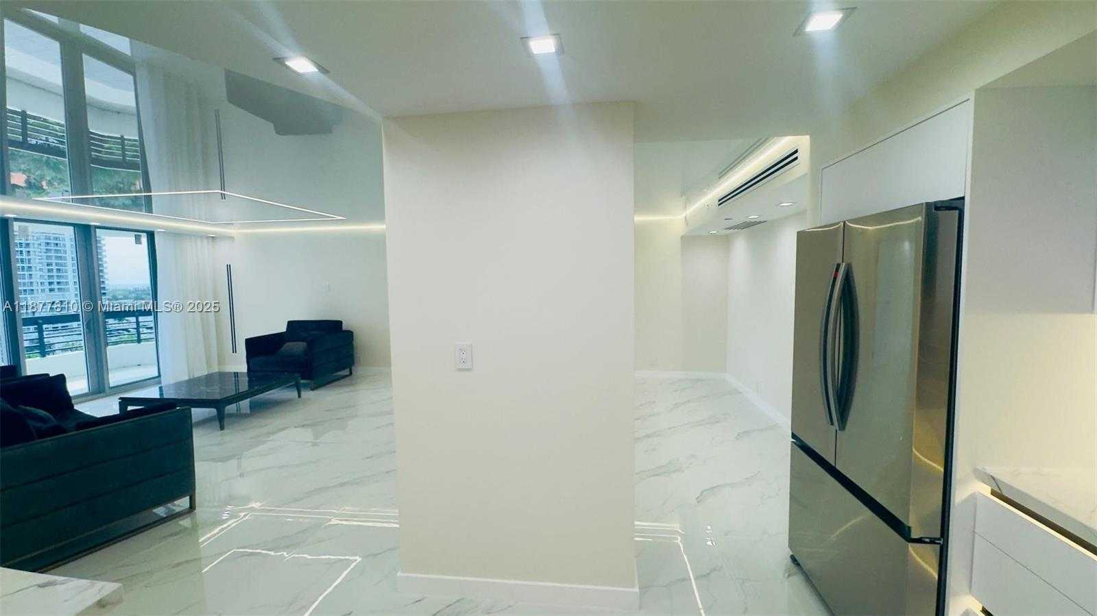 Small Image of 3500 MYSTIC POINTE DR #1107, Aventura Number 16
