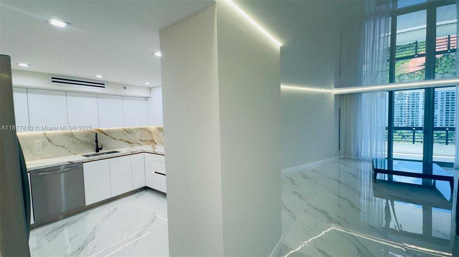 Small Image of 3500 MYSTIC POINTE DR #1107, Aventura Number 17