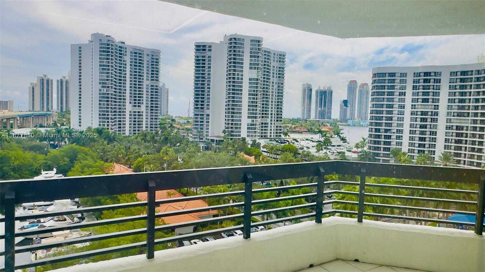 Small Image of 3500 MYSTIC POINTE DR #1107, Aventura Number 19