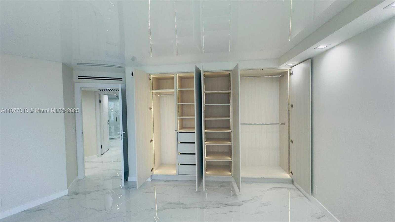Small Image of 3500 MYSTIC POINTE DR #1107, Aventura Number 25